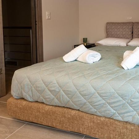 Comfy & Stylish Apt In Ioanninaアパートメント エクステリア 写真