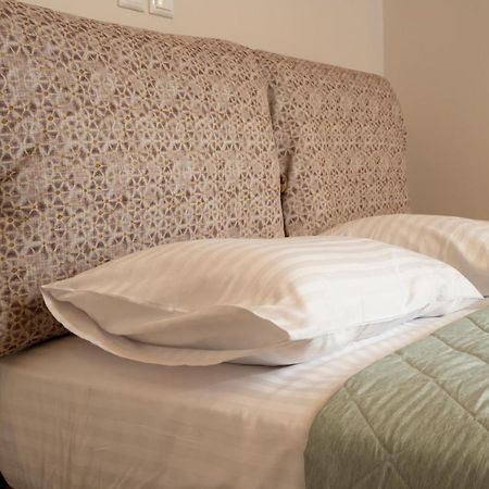 Comfy & Stylish Apt In Ioanninaアパートメント エクステリア 写真
