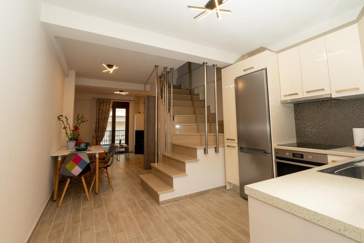 Comfy & Stylish Apt In Ioanninaアパートメント エクステリア 写真