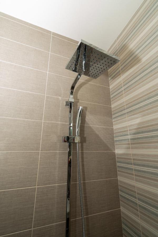 Comfy & Stylish Apt In Ioanninaアパートメント エクステリア 写真