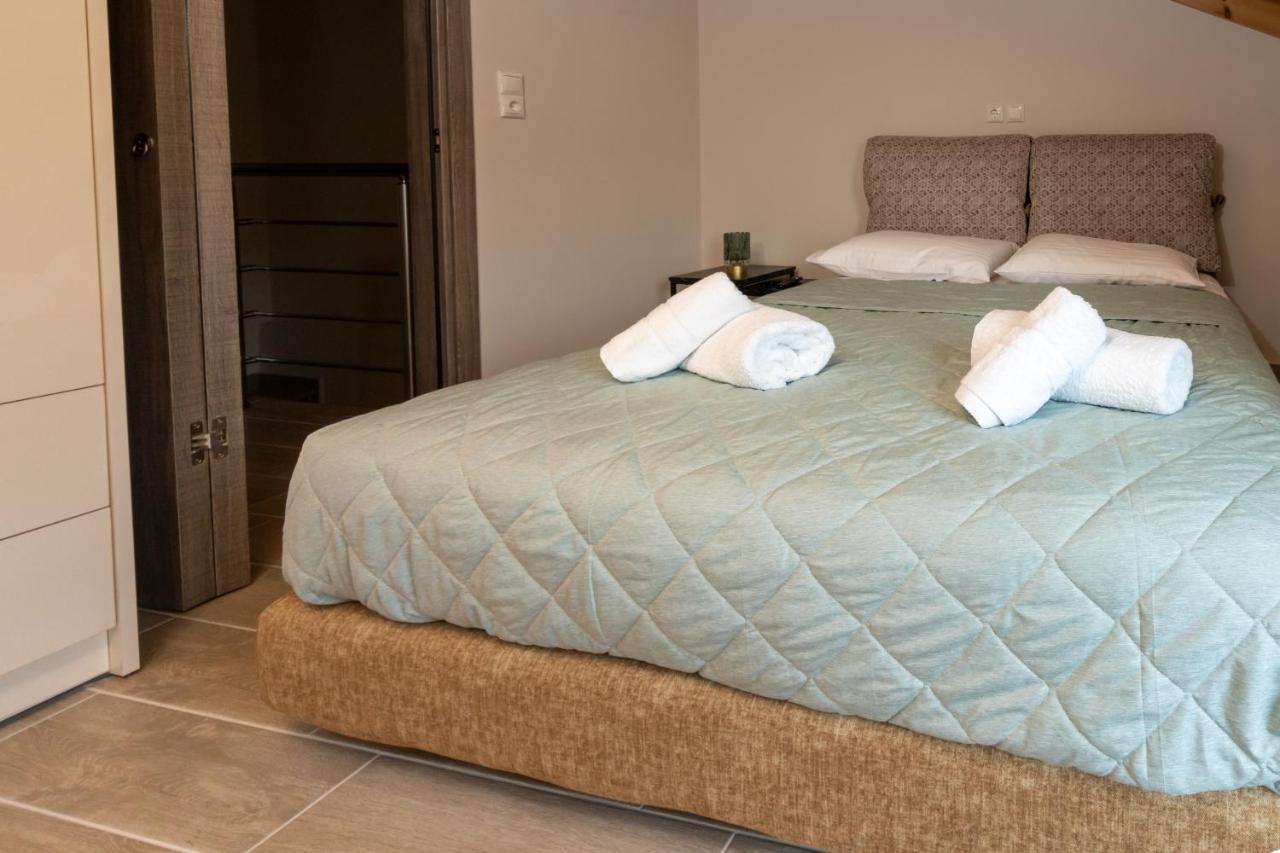 Comfy & Stylish Apt In Ioanninaアパートメント エクステリア 写真