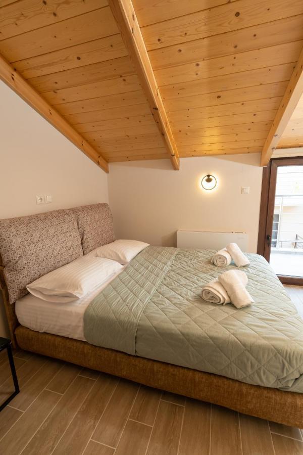 Comfy & Stylish Apt In Ioanninaアパートメント エクステリア 写真