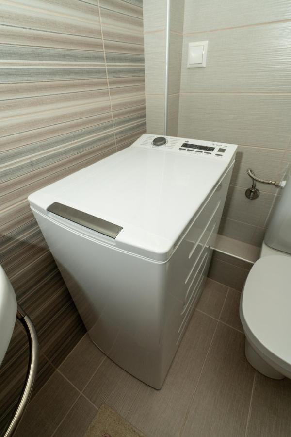 Comfy & Stylish Apt In Ioanninaアパートメント エクステリア 写真