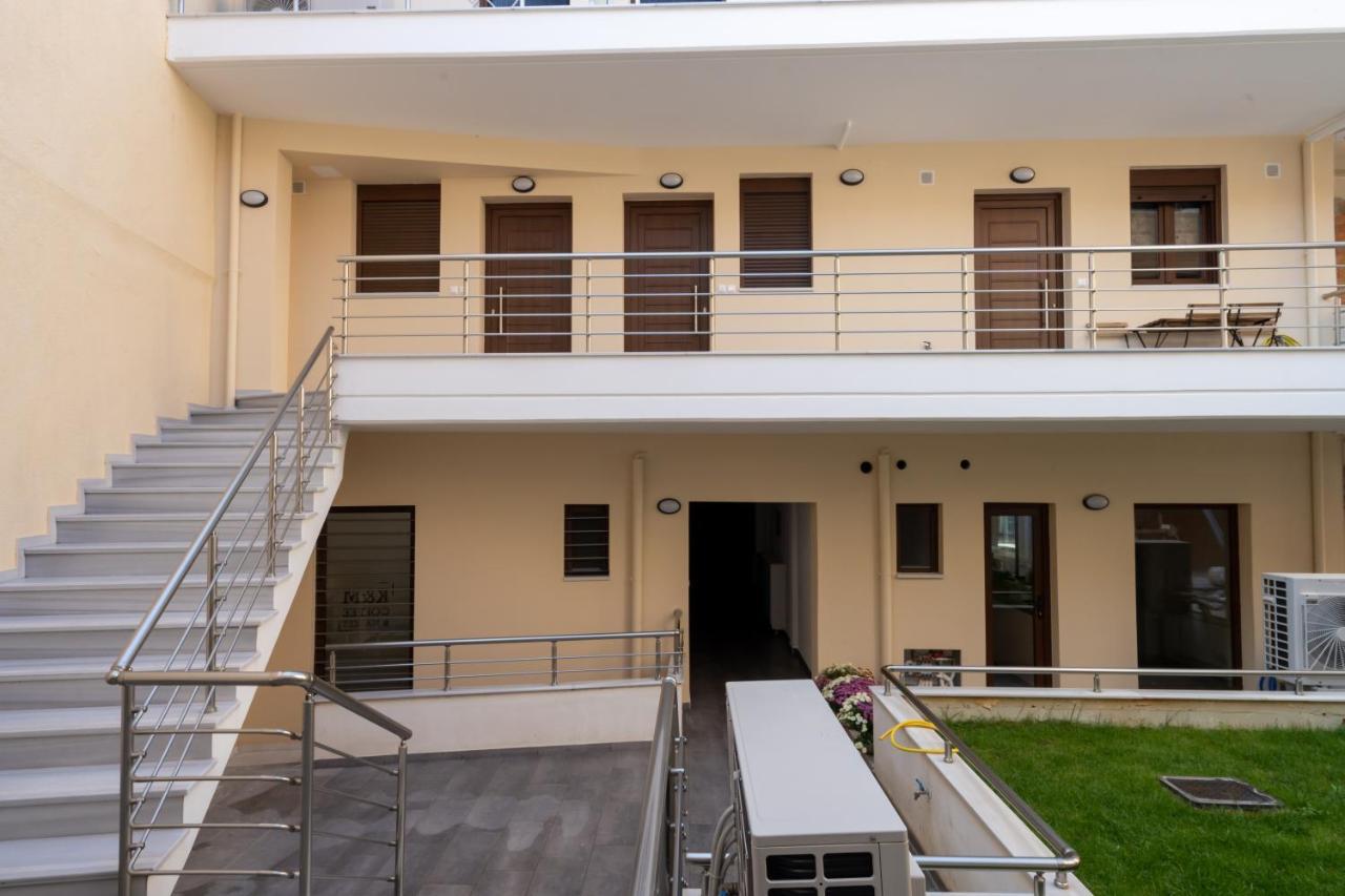 Comfy & Stylish Apt In Ioanninaアパートメント エクステリア 写真